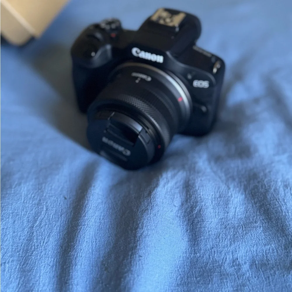 Canon EOS R100 RF-S 18-45mm F4.5-6.3 IS STM KIT